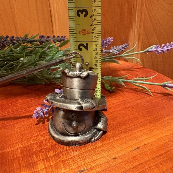 Frosty the Snowman pewter candle snuffer - Picture 5 of 6